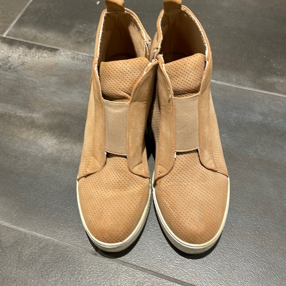 Wedge heel sneakers